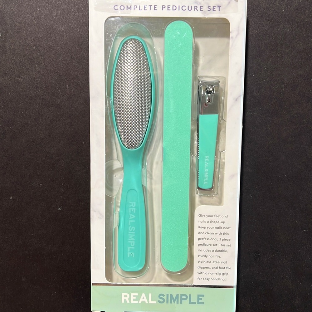 NWT Real Simple Pedicure Set